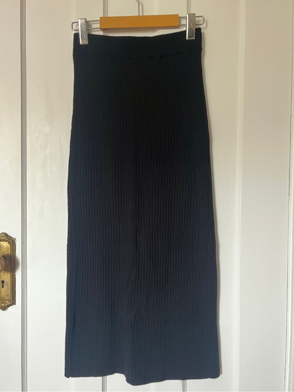 Uniqlo black knit maxi skirt XS minimalist capsule fashion wool blend